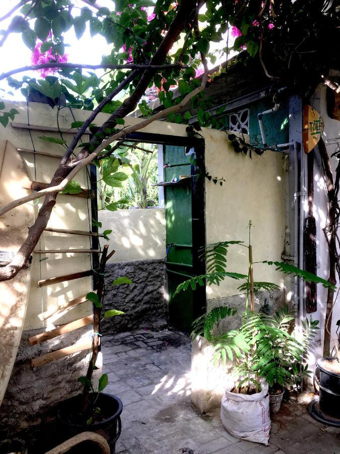 Merdeka House Maluk Luaran gambar