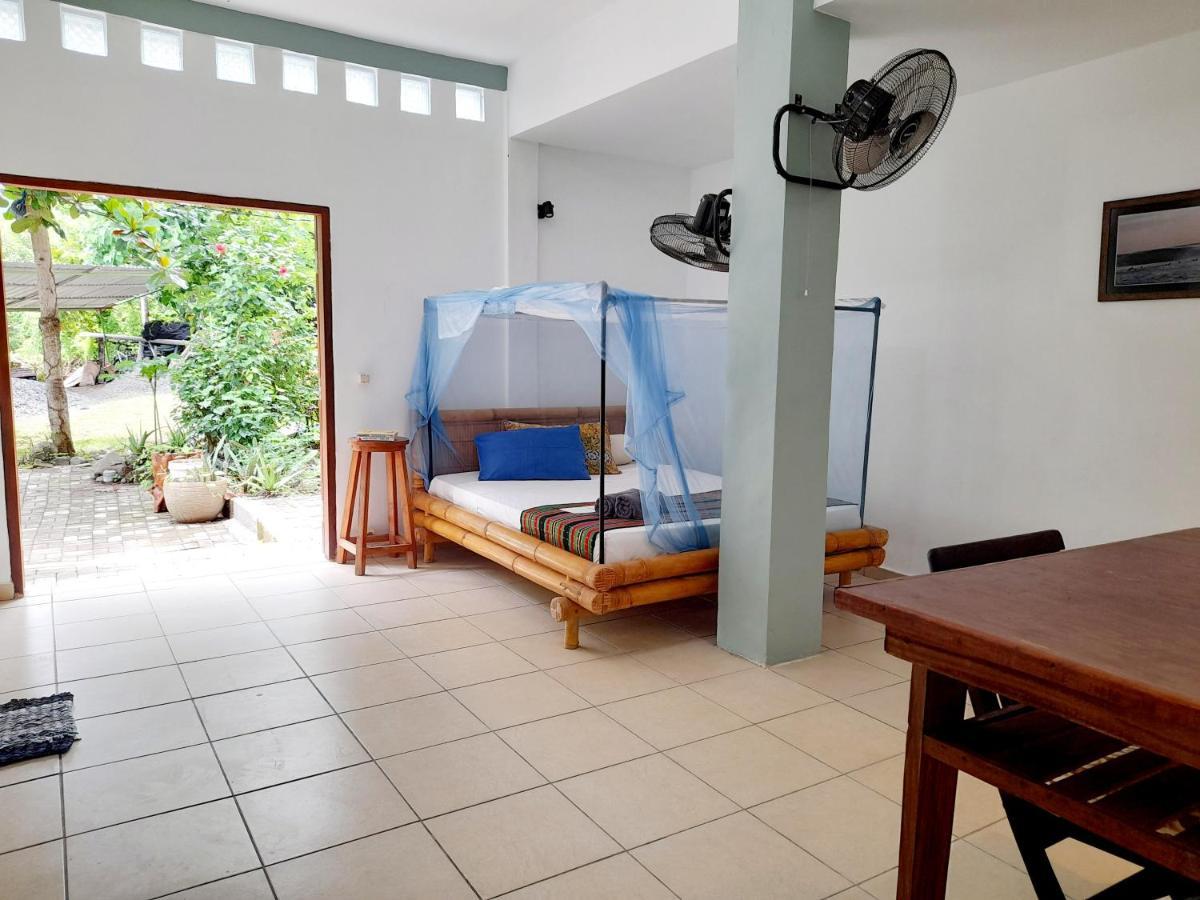 Merdeka House Maluk Luaran gambar