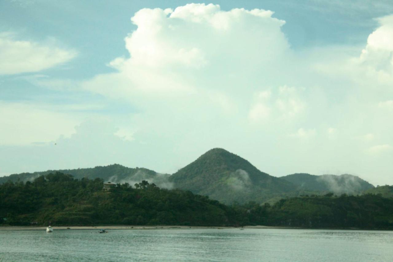 Merdeka House Maluk Luaran gambar